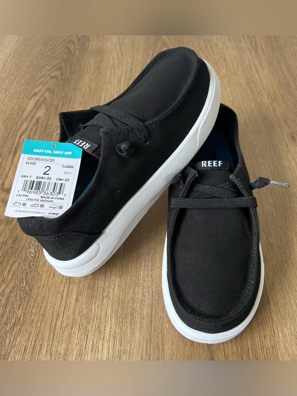 NEW REEF Kid’s Breakwater Slip-On Black & White Boat Shoes, Size 2